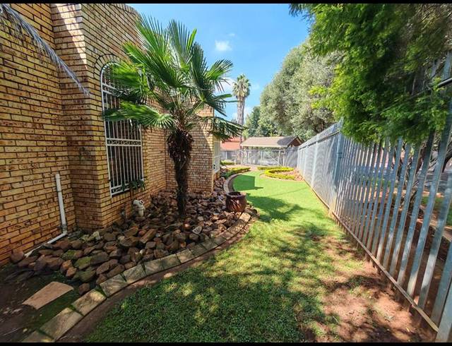 4 BEDROOM HOUSE FOR SALE IN VANDERBIJLPARK SE 3